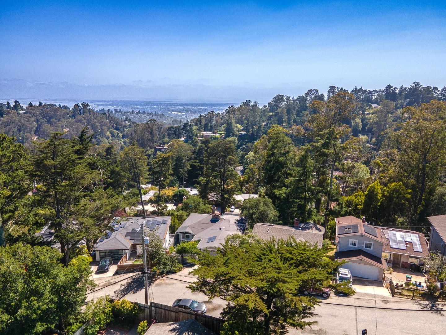 Detail Gallery Image 91 of 106 For 6827 Ridgewood Dr, Oakland,  CA 94611 - 5 Beds | 3 Baths