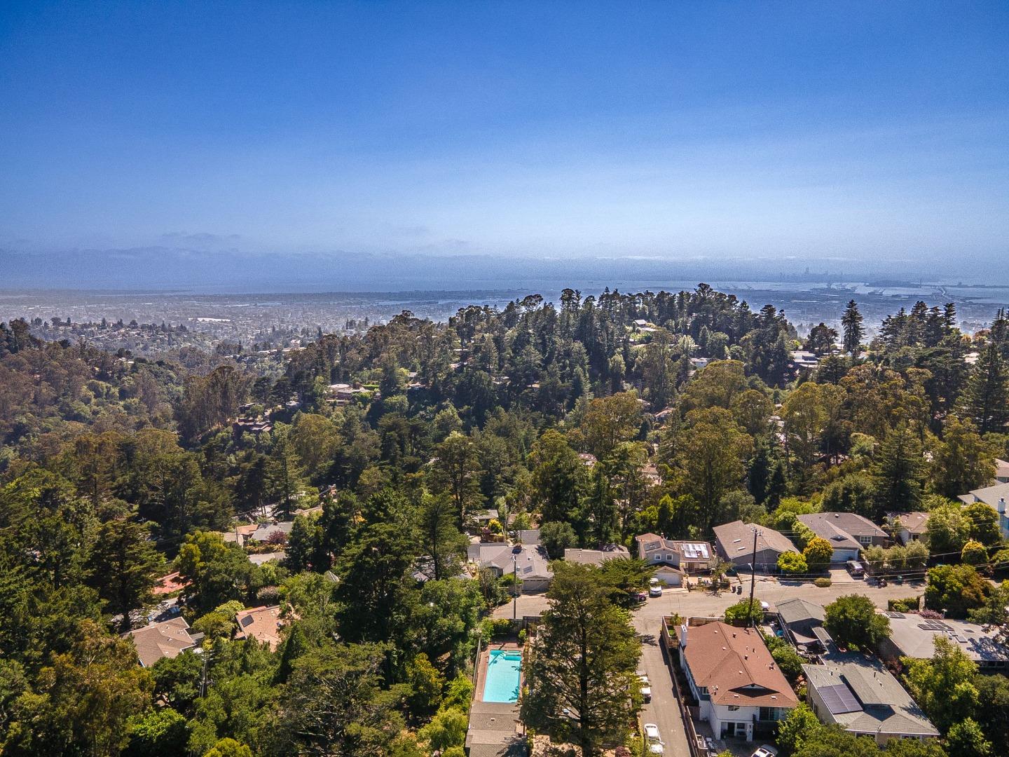 Detail Gallery Image 96 of 106 For 6827 Ridgewood Dr, Oakland,  CA 94611 - 5 Beds | 3 Baths