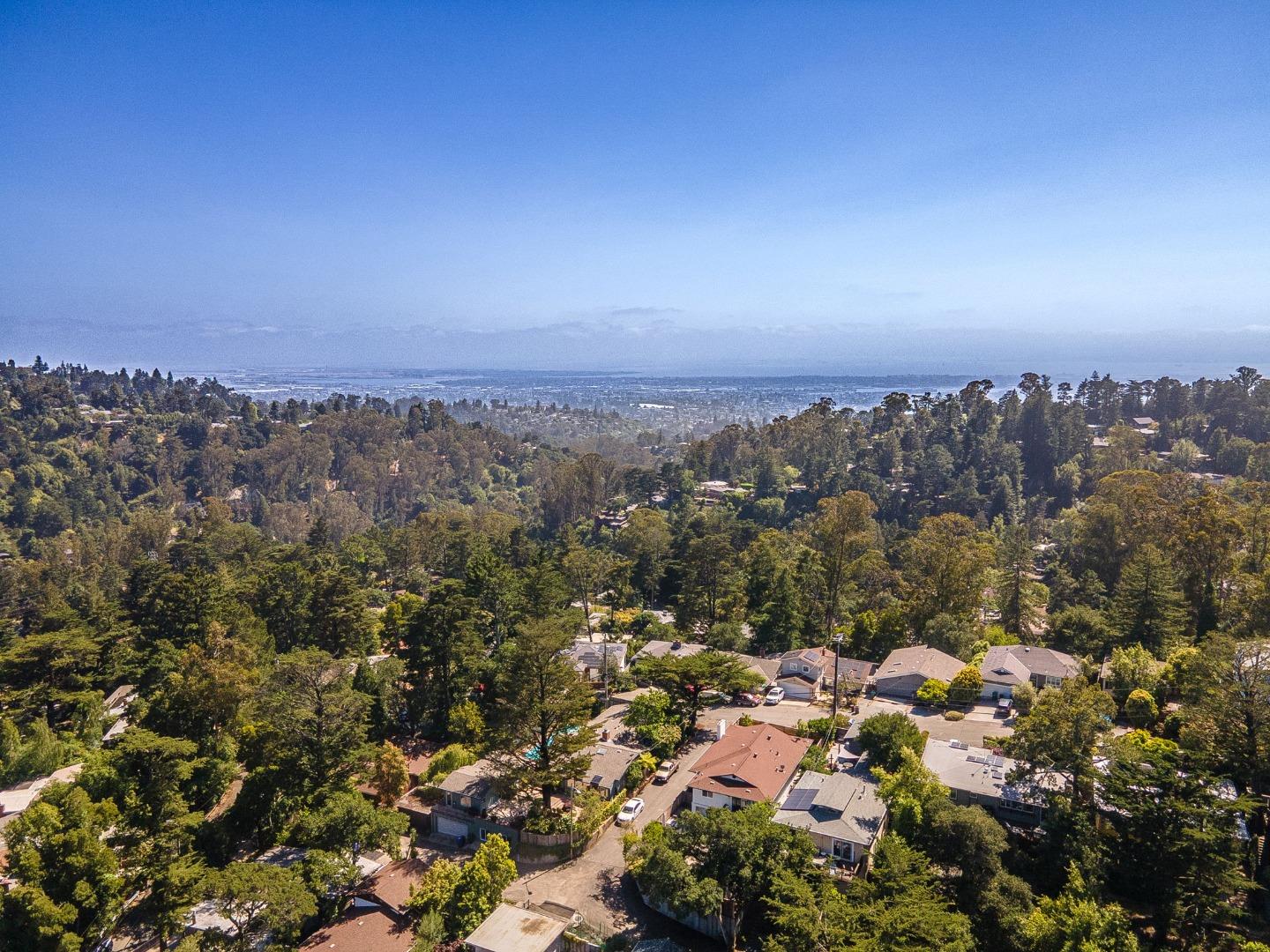 Detail Gallery Image 97 of 106 For 6827 Ridgewood Dr, Oakland,  CA 94611 - 5 Beds | 3 Baths