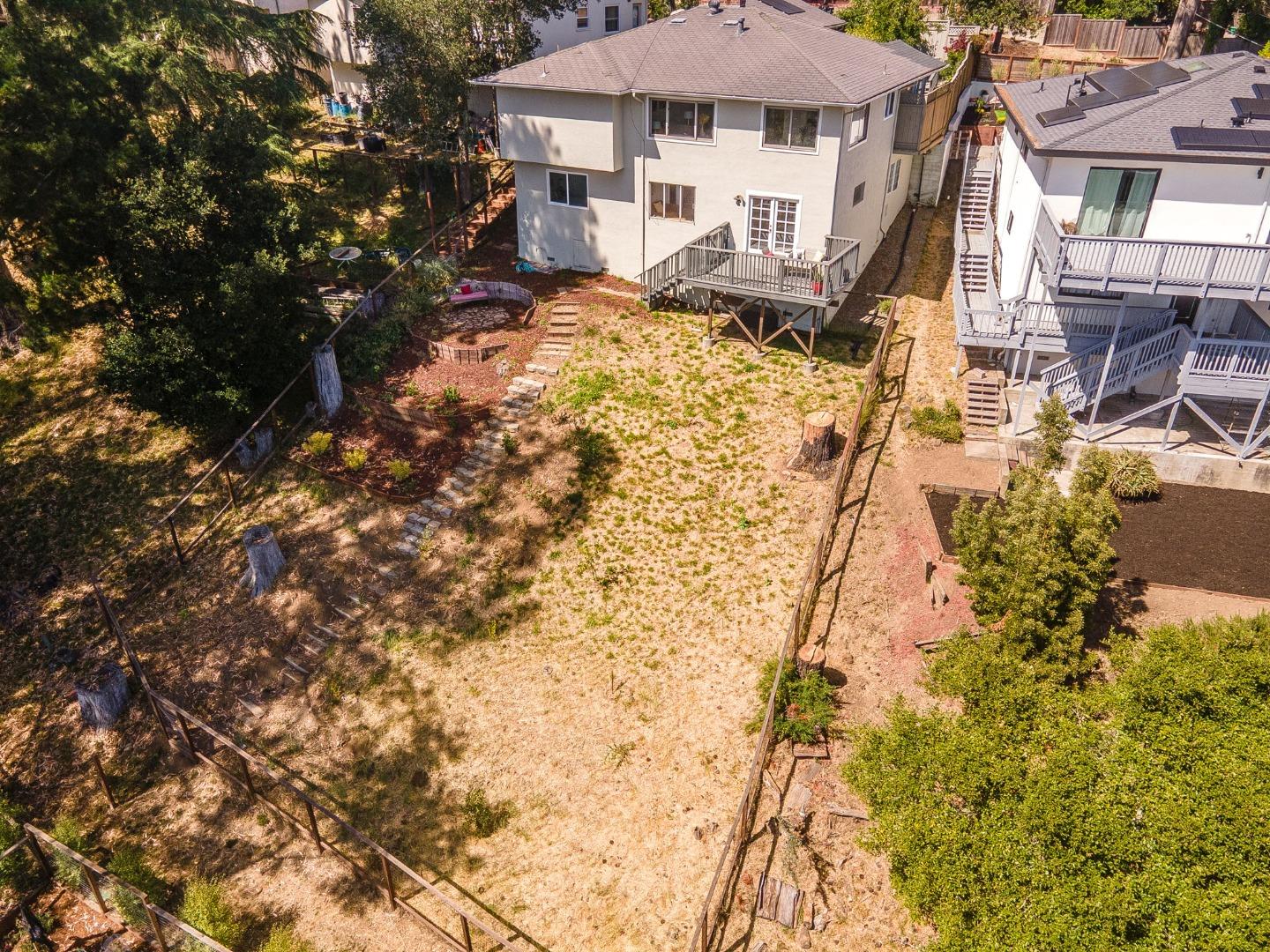 Detail Gallery Image 99 of 106 For 6827 Ridgewood Dr, Oakland,  CA 94611 - 5 Beds | 3 Baths