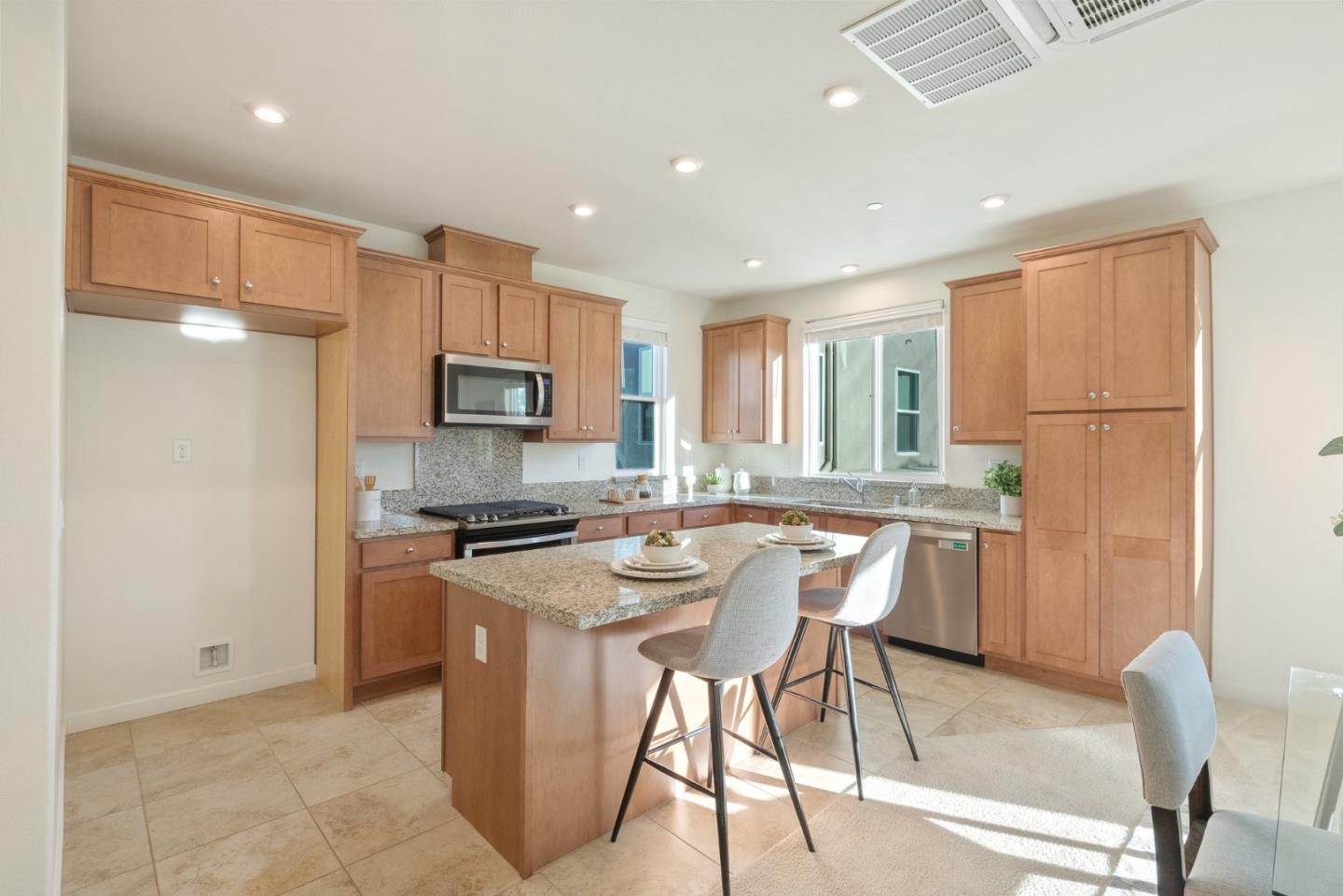 Detail Gallery Image 9 of 53 For 2903 Corvin Dr #115,  Santa Clara,  CA 95051 - 4 Beds | 3/1 Baths