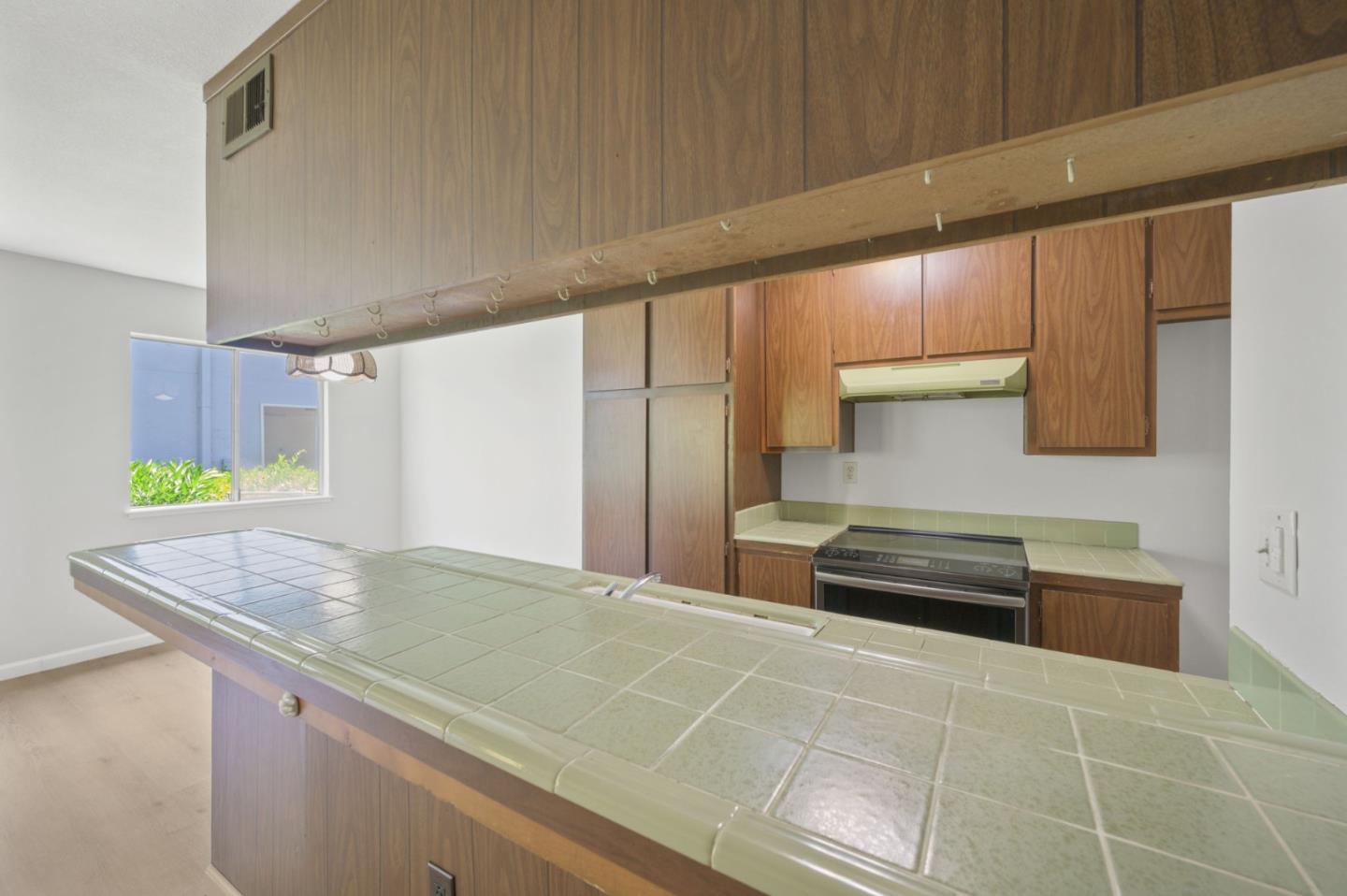 Detail Gallery Image 12 of 23 For 774 Blossom Hill Rd #2,  San Jose,  CA 95123 - 2 Beds | 1 Baths