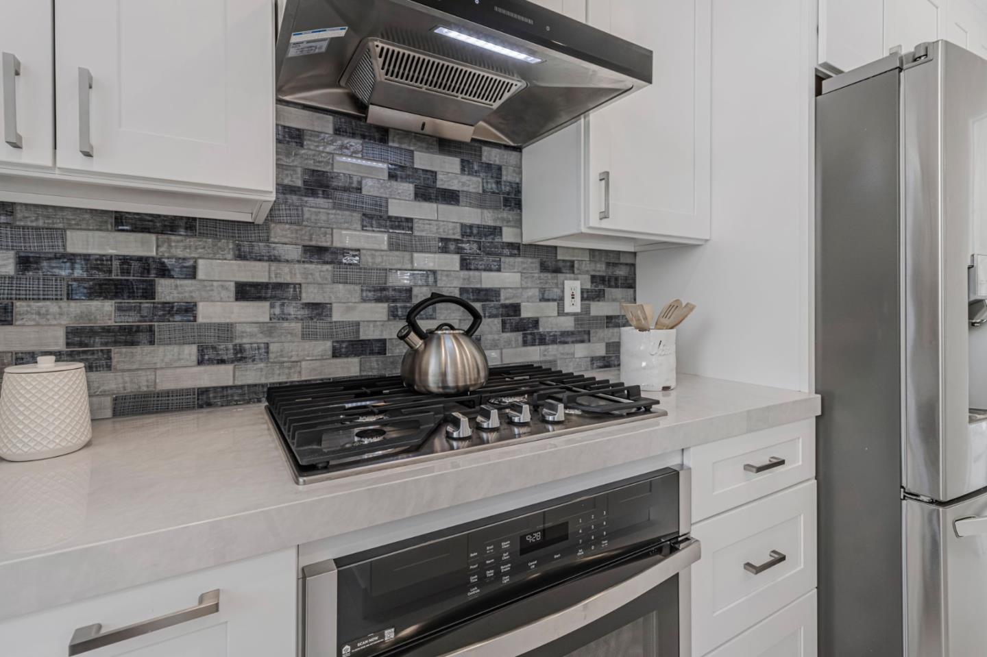Detail Gallery Image 10 of 59 For 2871 Rubino Cir, San Jose,  CA 95125 - 4 Beds | 2/1 Baths