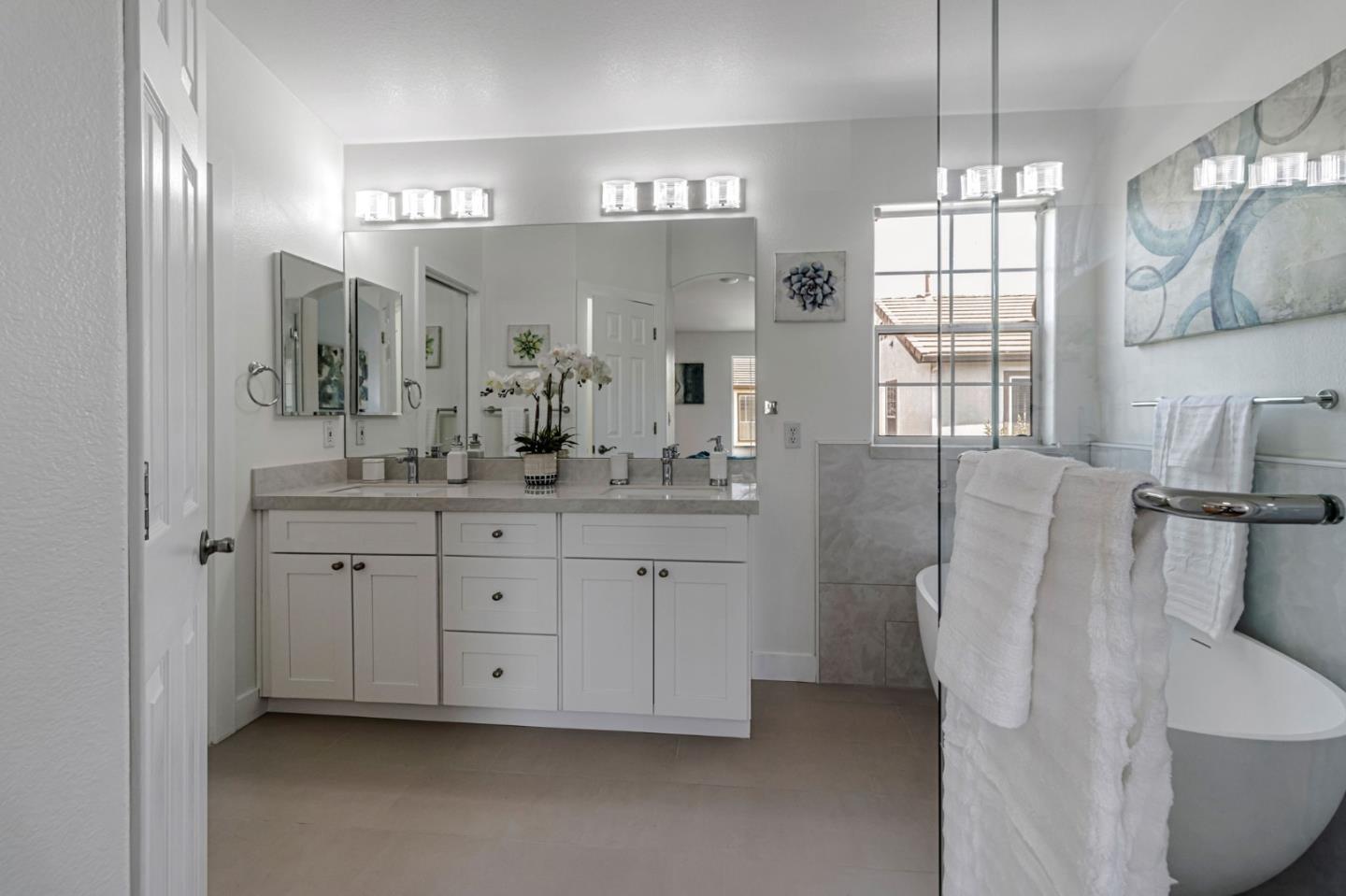 Detail Gallery Image 33 of 59 For 2871 Rubino Cir, San Jose,  CA 95125 - 4 Beds | 2/1 Baths