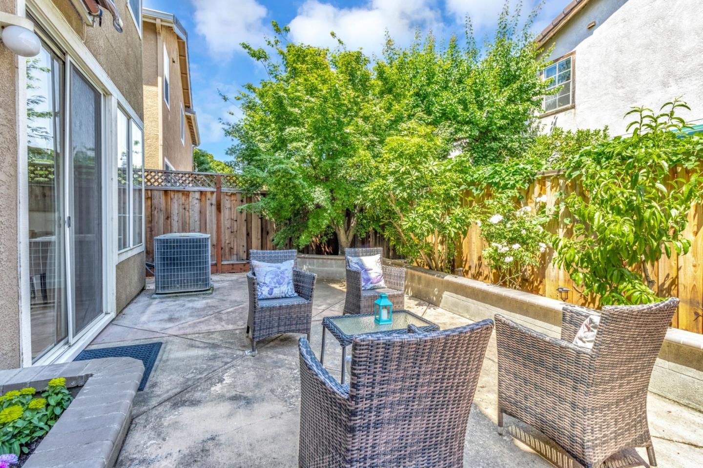Detail Gallery Image 40 of 59 For 2871 Rubino Cir, San Jose,  CA 95125 - 4 Beds | 2/1 Baths