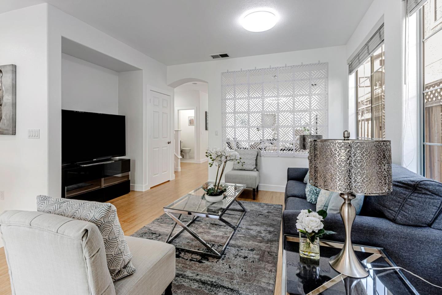 Detail Gallery Image 7 of 59 For 2871 Rubino Cir, San Jose,  CA 95125 - 4 Beds | 2/1 Baths