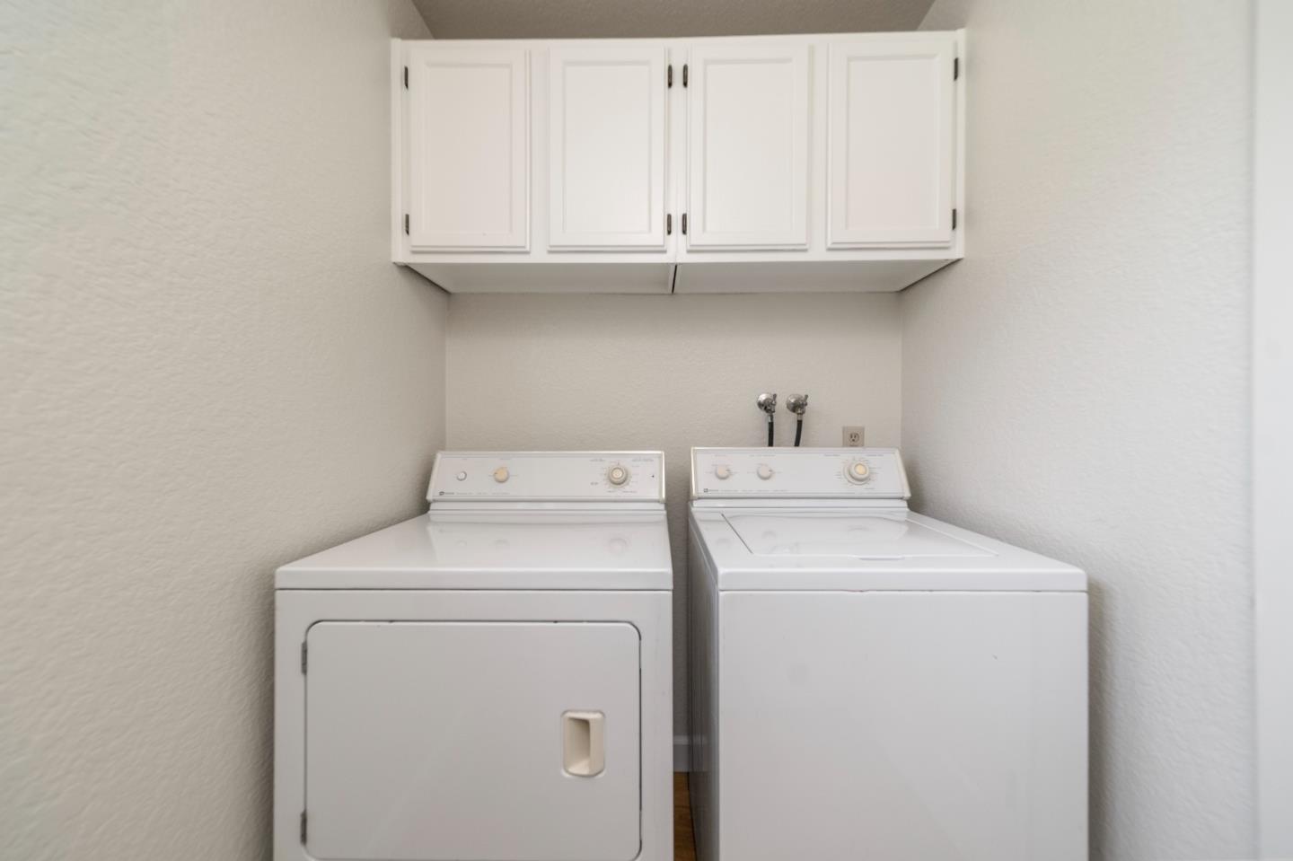 Detail Gallery Image 11 of 24 For 1555 Hecker Pass Rd #C101,  Gilroy,  CA 95020 - 2 Beds | 1/1 Baths