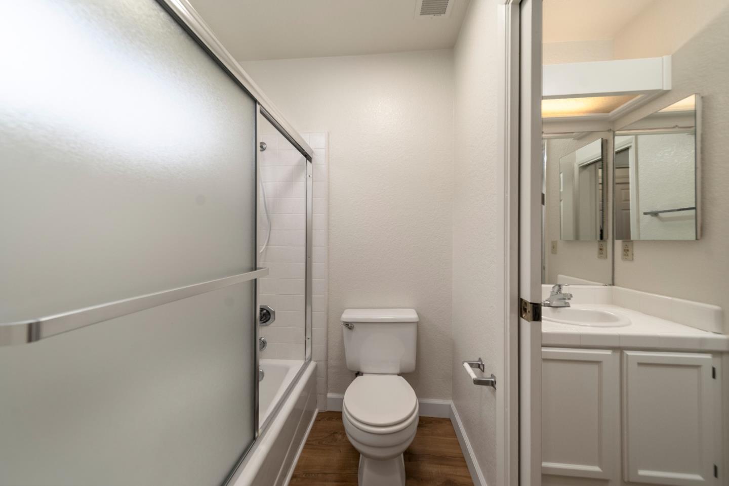 Detail Gallery Image 15 of 24 For 1555 Hecker Pass Rd #C101,  Gilroy,  CA 95020 - 2 Beds | 1/1 Baths