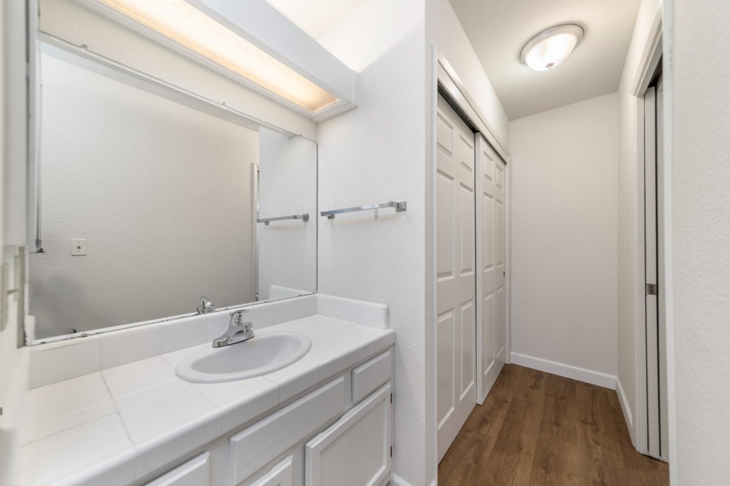 Detail Gallery Image 17 of 24 For 1555 Hecker Pass Rd #C101,  Gilroy,  CA 95020 - 2 Beds | 1/1 Baths