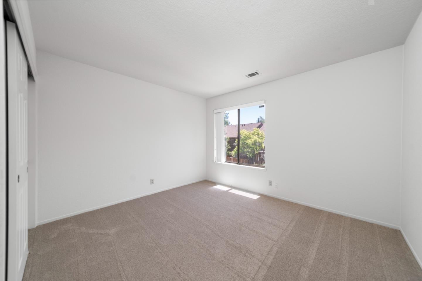 Detail Gallery Image 18 of 24 For 1555 Hecker Pass Rd #C101,  Gilroy,  CA 95020 - 2 Beds | 1/1 Baths