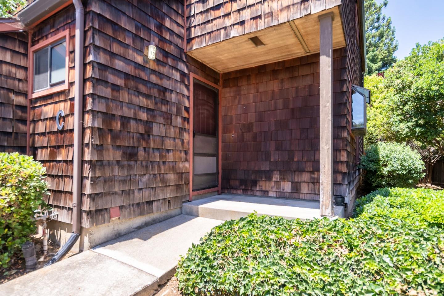 Detail Gallery Image 2 of 24 For 1555 Hecker Pass Rd #C101,  Gilroy,  CA 95020 - 2 Beds | 1/1 Baths