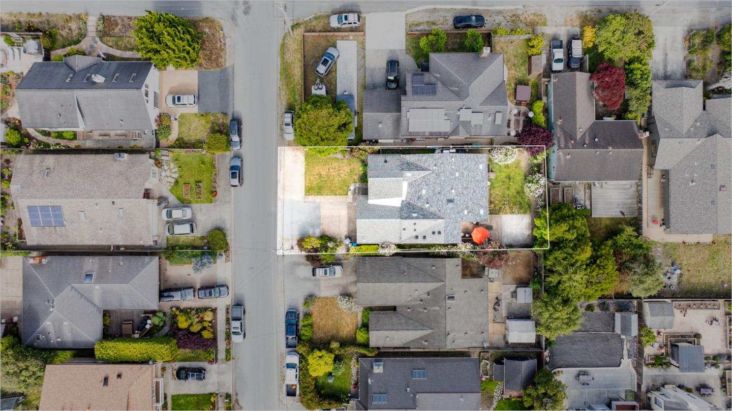 Detail Gallery Image 14 of 60 For 715 Sonora Ave, El Granada,  CA 94018 - 3 Beds | 2 Baths