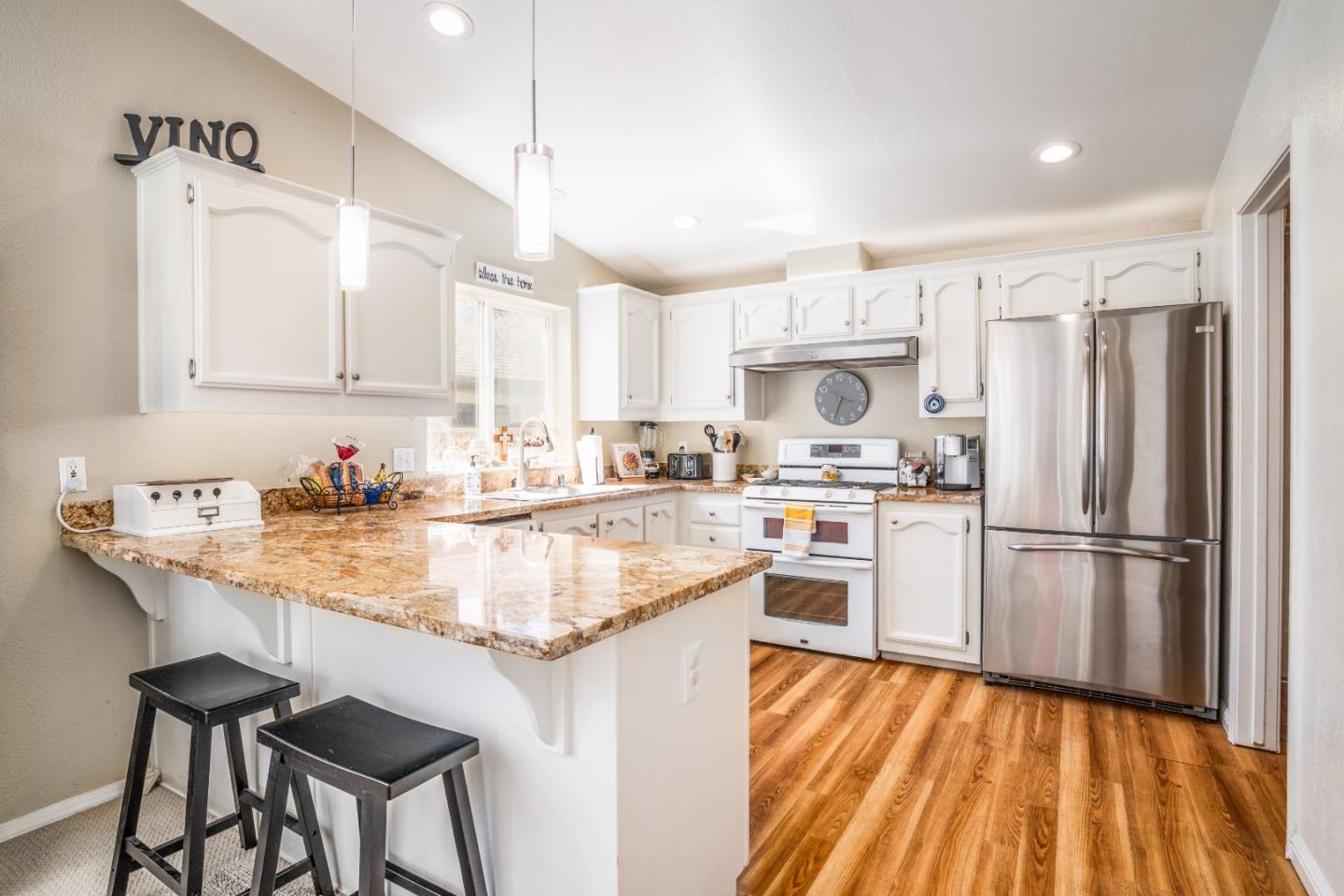 Detail Gallery Image 4 of 60 For 715 Sonora Ave, El Granada,  CA 94018 - 3 Beds | 2 Baths