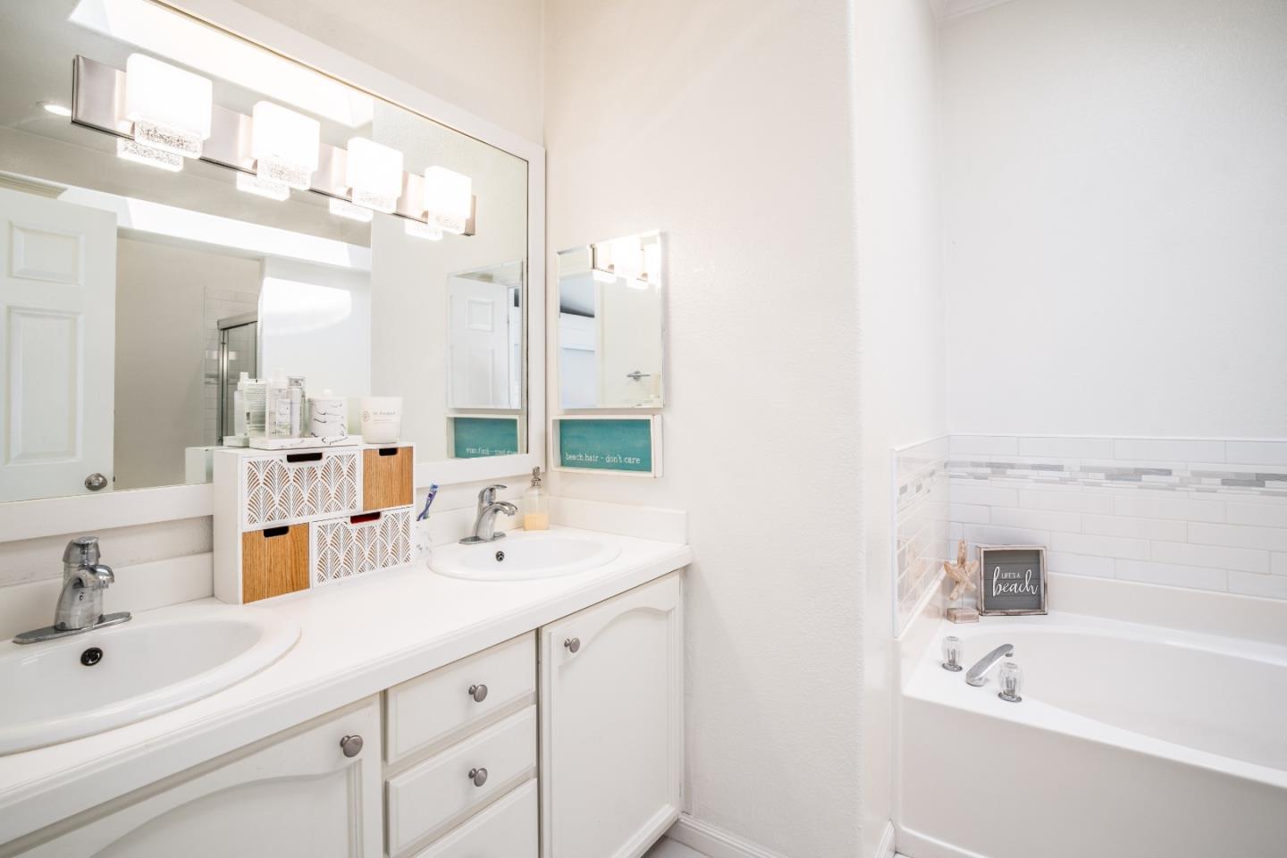 Detail Gallery Image 7 of 60 For 715 Sonora Ave, El Granada,  CA 94018 - 3 Beds | 2 Baths