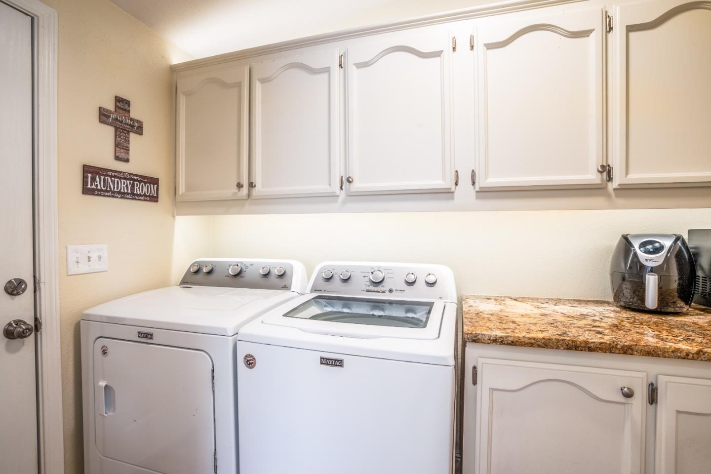 Detail Gallery Image 9 of 60 For 715 Sonora Ave, El Granada,  CA 94018 - 3 Beds | 2 Baths