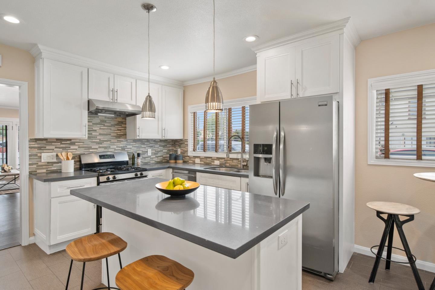Detail Gallery Image 10 of 31 For 3710 Smith St, Union City,  CA 94587 - 4 Beds | 2 Baths