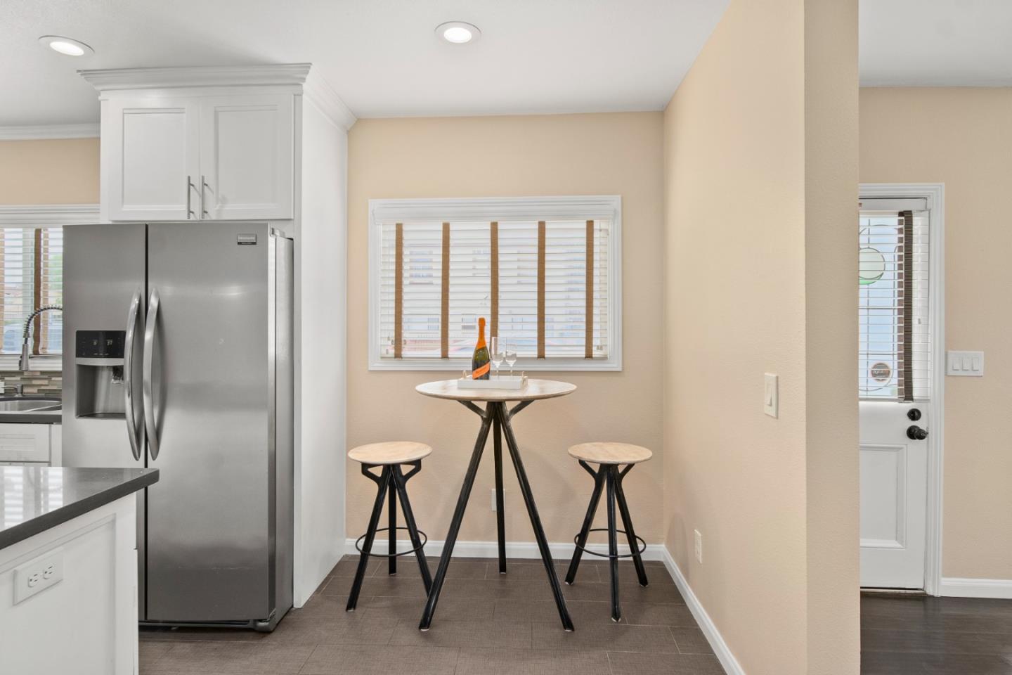 Detail Gallery Image 12 of 31 For 3710 Smith St, Union City,  CA 94587 - 4 Beds | 2 Baths
