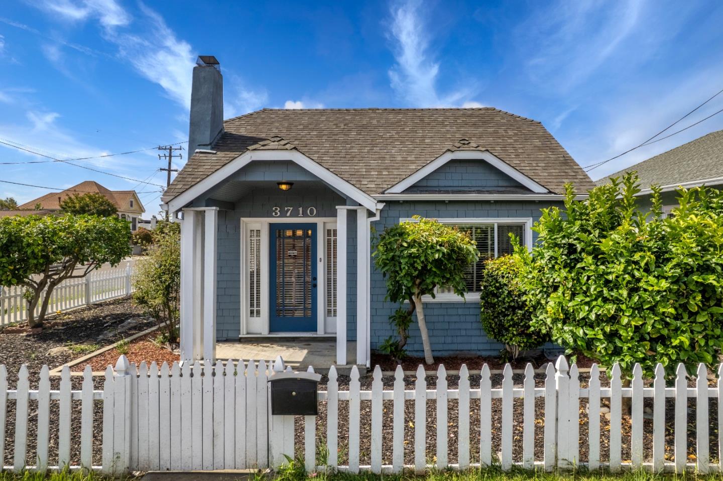 Detail Gallery Image 2 of 31 For 3710 Smith St, Union City,  CA 94587 - 4 Beds | 2 Baths