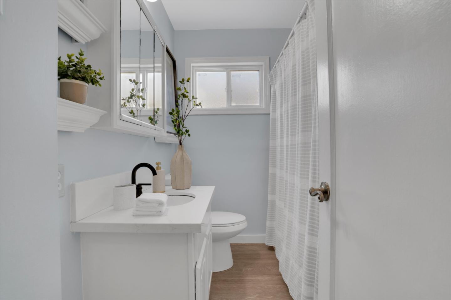 Detail Gallery Image 14 of 27 For 215 Winton Ave, Hayward,  CA 94544 - 2 Beds | 1 Baths
