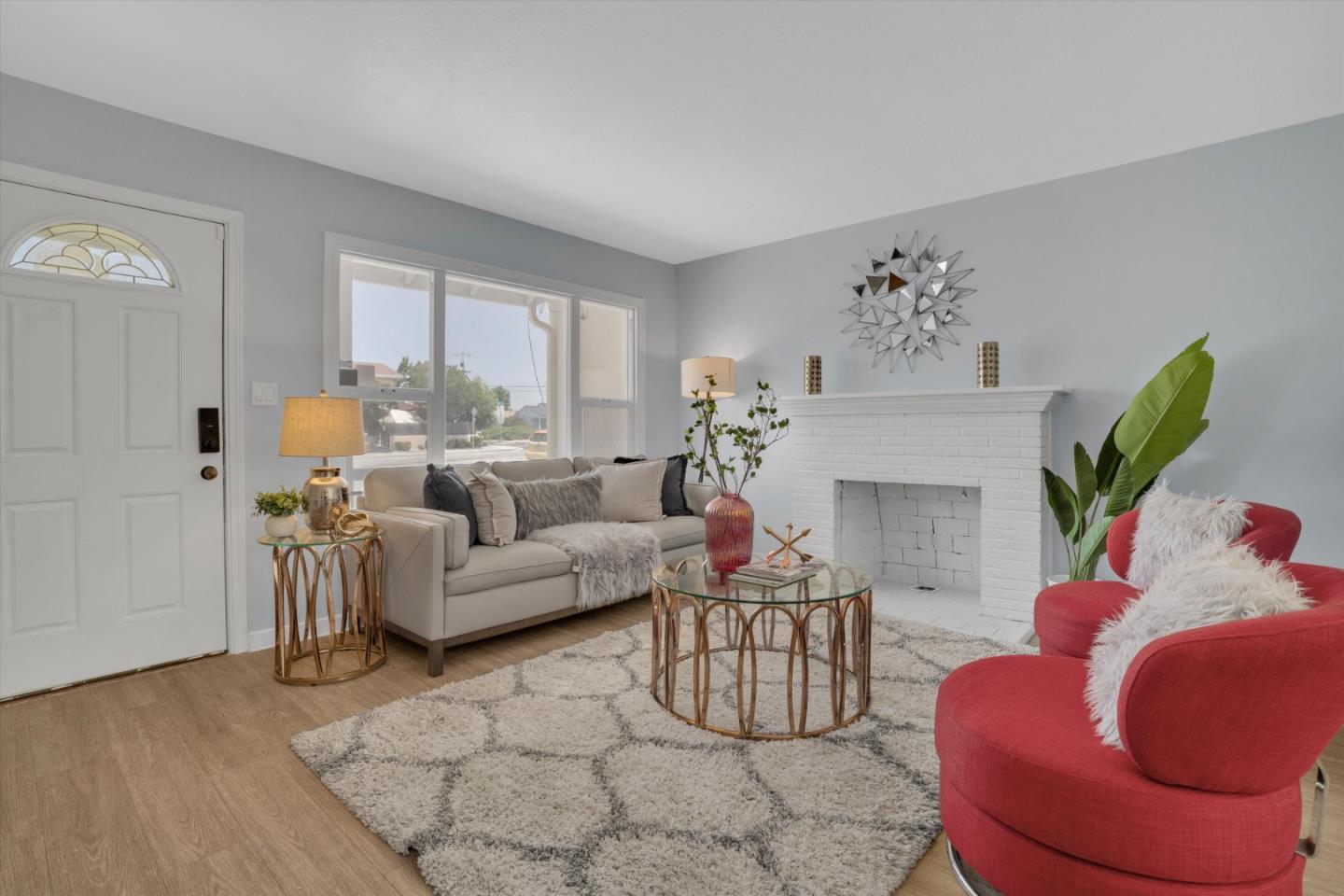 Detail Gallery Image 2 of 27 For 215 Winton Ave, Hayward,  CA 94544 - 2 Beds | 1 Baths