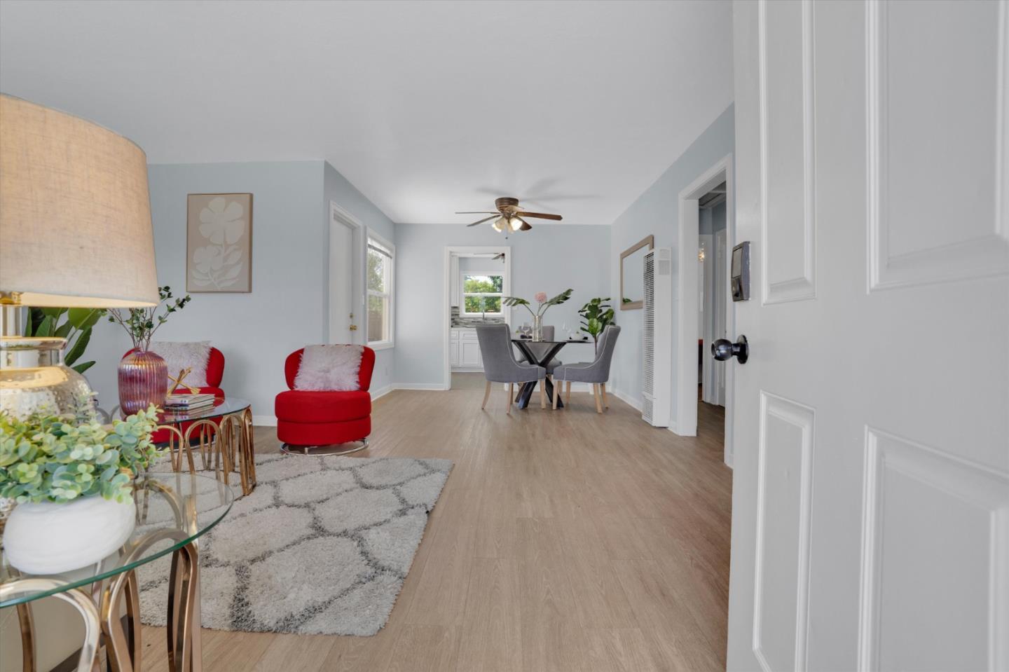 Detail Gallery Image 4 of 27 For 215 Winton Ave, Hayward,  CA 94544 - 2 Beds | 1 Baths