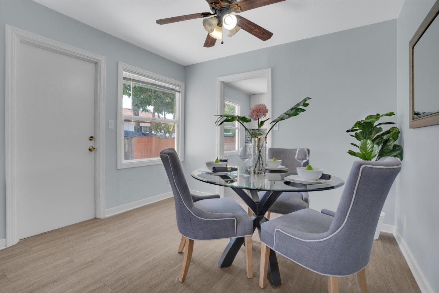 Detail Gallery Image 7 of 27 For 215 Winton Ave, Hayward,  CA 94544 - 2 Beds | 1 Baths