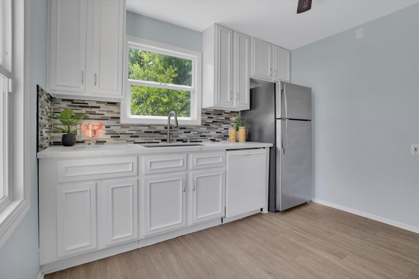Detail Gallery Image 8 of 27 For 215 Winton Ave, Hayward,  CA 94544 - 2 Beds | 1 Baths
