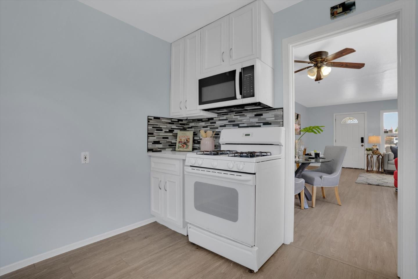 Detail Gallery Image 9 of 27 For 215 Winton Ave, Hayward,  CA 94544 - 2 Beds | 1 Baths