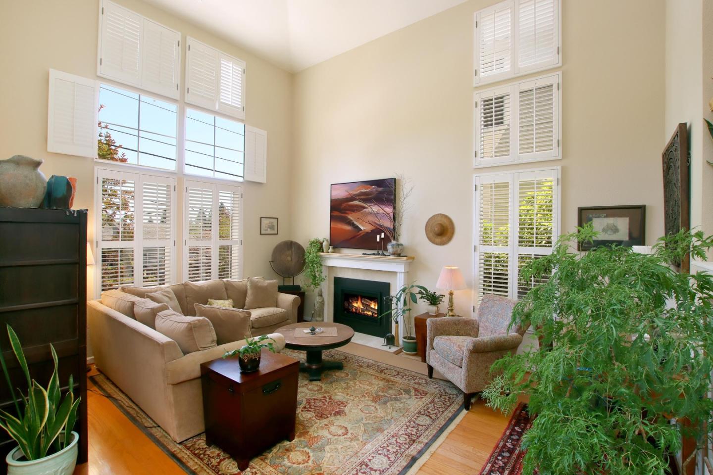 Detail Gallery Image 4 of 42 For 332 Meder St, Santa Cruz,  CA 95060 - 4 Beds | 3/1 Baths