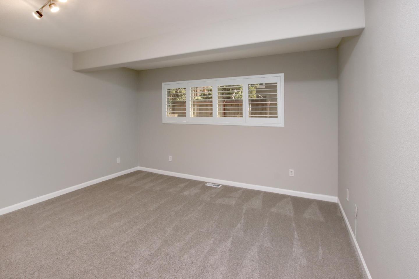 Detail Gallery Image 13 of 34 For 217 Valencia Ave, Aptos,  CA 95003 - 5 Beds | 3 Baths