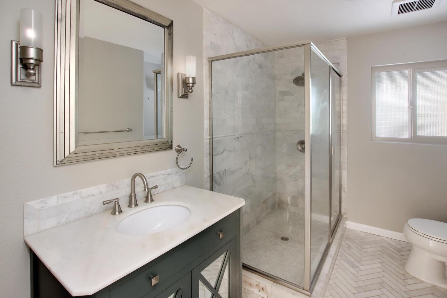 Detail Gallery Image 15 of 34 For 217 Valencia Ave, Aptos,  CA 95003 - 5 Beds | 3 Baths