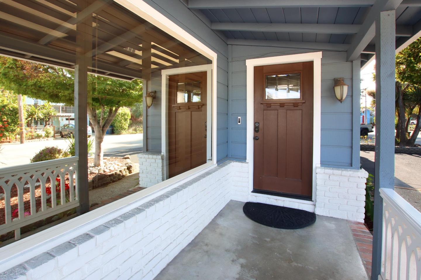 Detail Gallery Image 4 of 34 For 217 Valencia Ave, Aptos,  CA 95003 - 5 Beds | 3 Baths