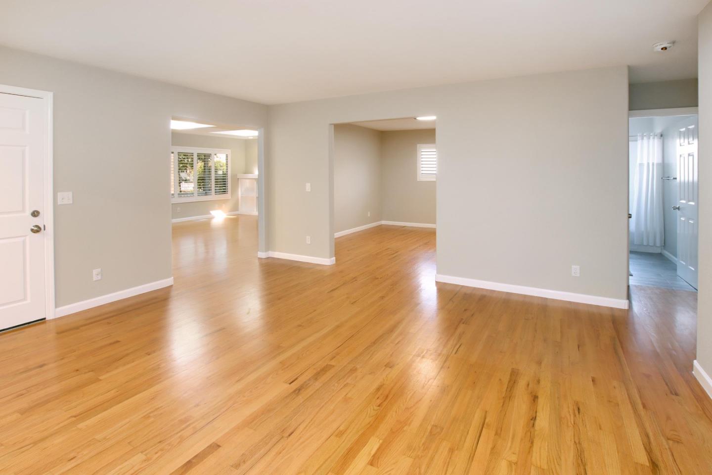 Detail Gallery Image 8 of 34 For 217 Valencia Ave, Aptos,  CA 95003 - 5 Beds | 3 Baths