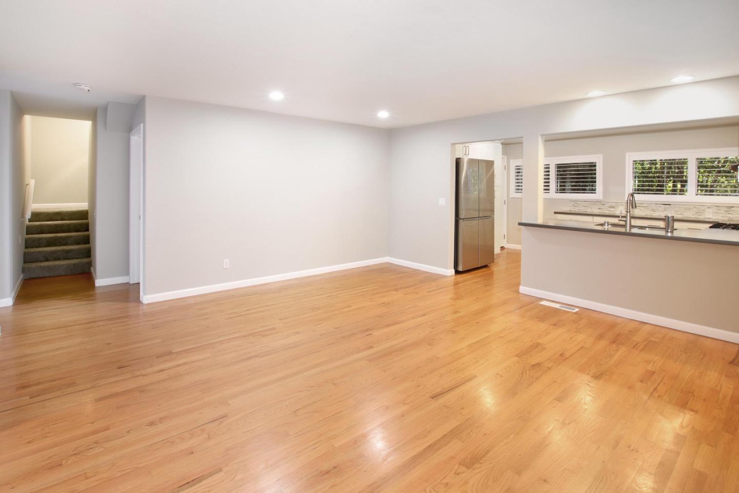 Detail Gallery Image 9 of 34 For 217 Valencia Ave, Aptos,  CA 95003 - 5 Beds | 3 Baths