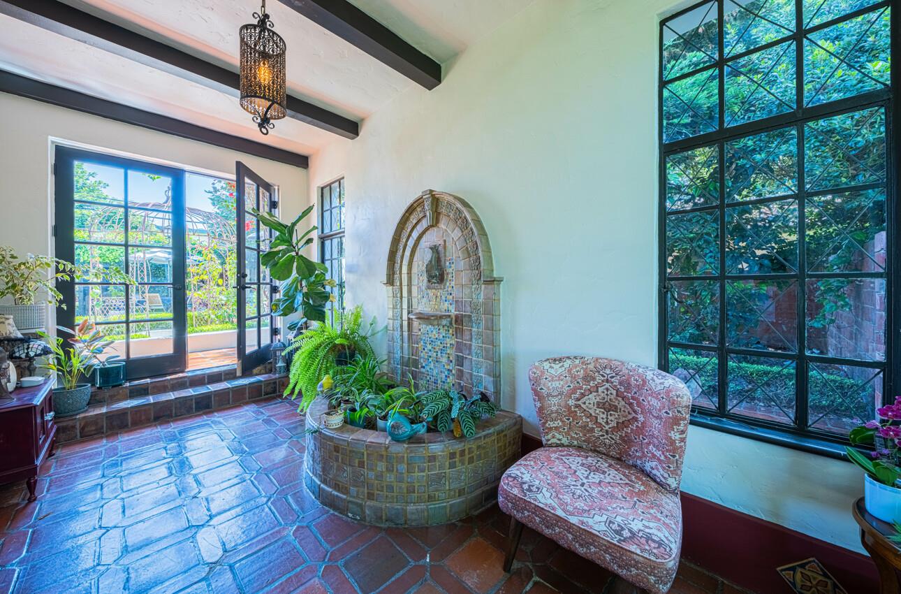 Detail Gallery Image 19 of 86 For 1 Santa Lucia Ave, Salinas,  CA 93901 - 6 Beds | 4 Baths