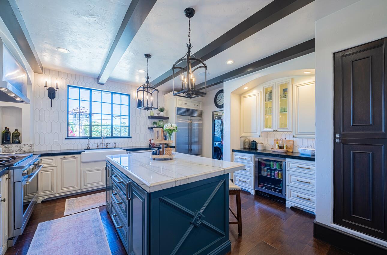 Detail Gallery Image 25 of 86 For 1 Santa Lucia Ave, Salinas,  CA 93901 - 6 Beds | 4 Baths