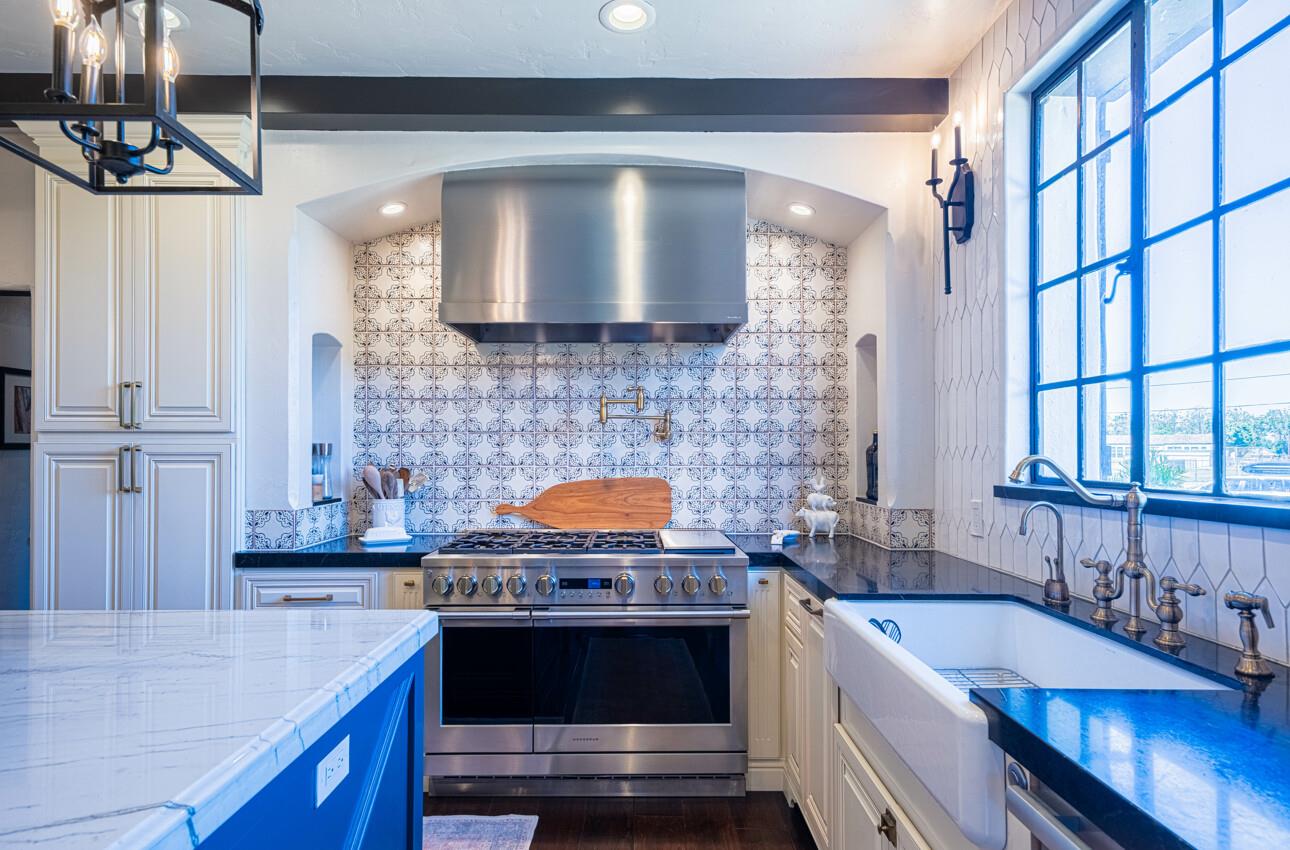 Detail Gallery Image 27 of 86 For 1 Santa Lucia Ave, Salinas,  CA 93901 - 6 Beds | 4 Baths