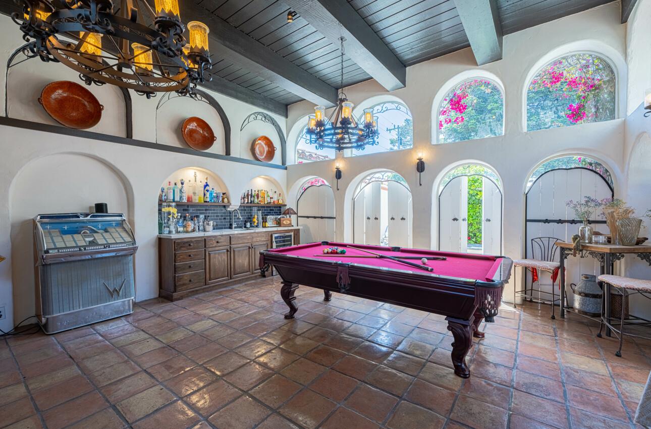 Detail Gallery Image 33 of 86 For 1 Santa Lucia Ave, Salinas,  CA 93901 - 6 Beds | 4 Baths