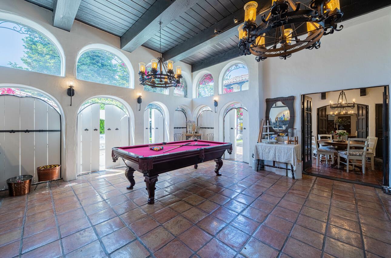 Detail Gallery Image 34 of 86 For 1 Santa Lucia Ave, Salinas,  CA 93901 - 6 Beds | 4 Baths