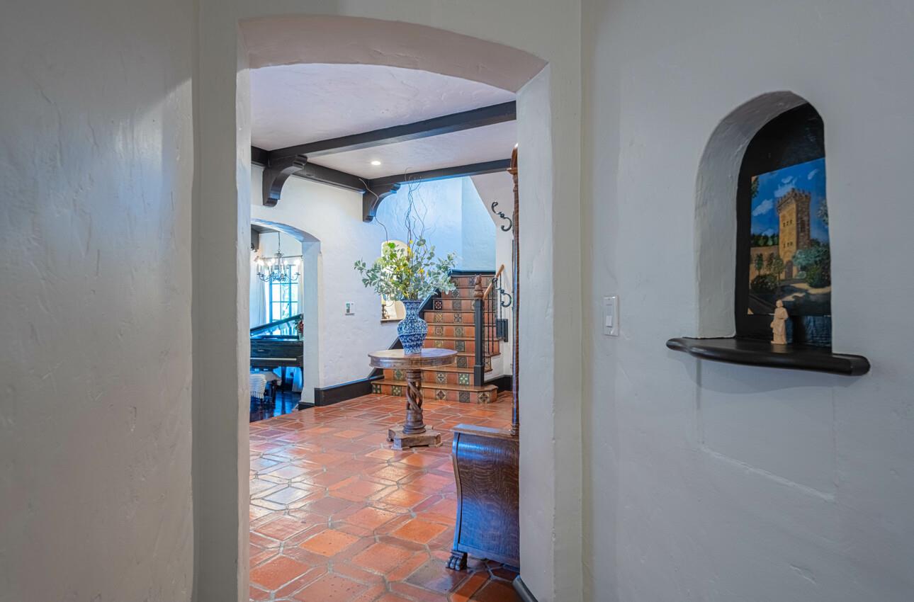 Detail Gallery Image 41 of 86 For 1 Santa Lucia Ave, Salinas,  CA 93901 - 6 Beds | 4 Baths