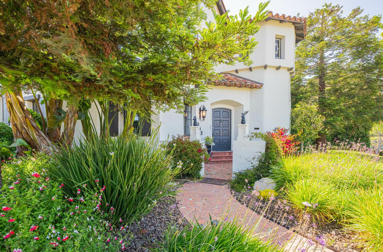 Detail Gallery Image 8 of 86 For 1 Santa Lucia Ave, Salinas,  CA 93901 - 6 Beds | 4 Baths