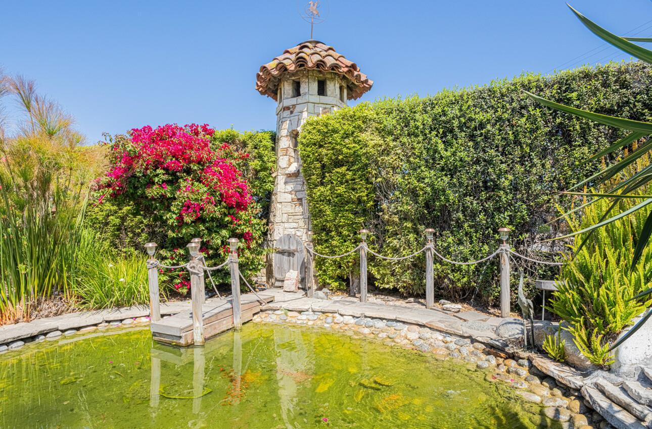 Detail Gallery Image 9 of 86 For 1 Santa Lucia Ave, Salinas,  CA 93901 - 6 Beds | 4 Baths