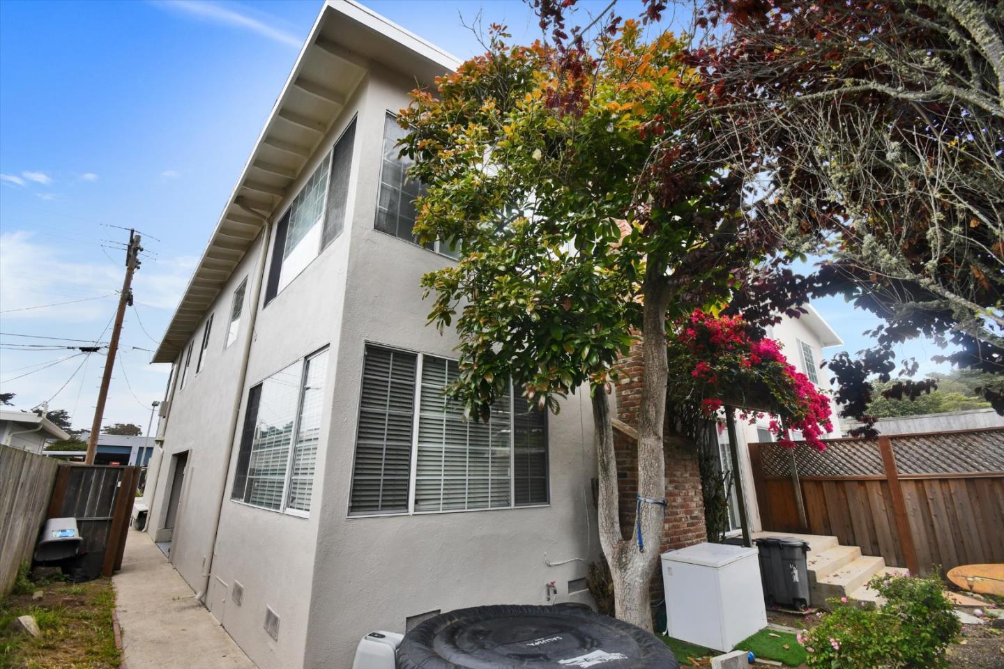 Detail Gallery Image 14 of 57 For 160 Clarendon Rd, Pacifica,  CA 94044 - – Beds | – Baths
