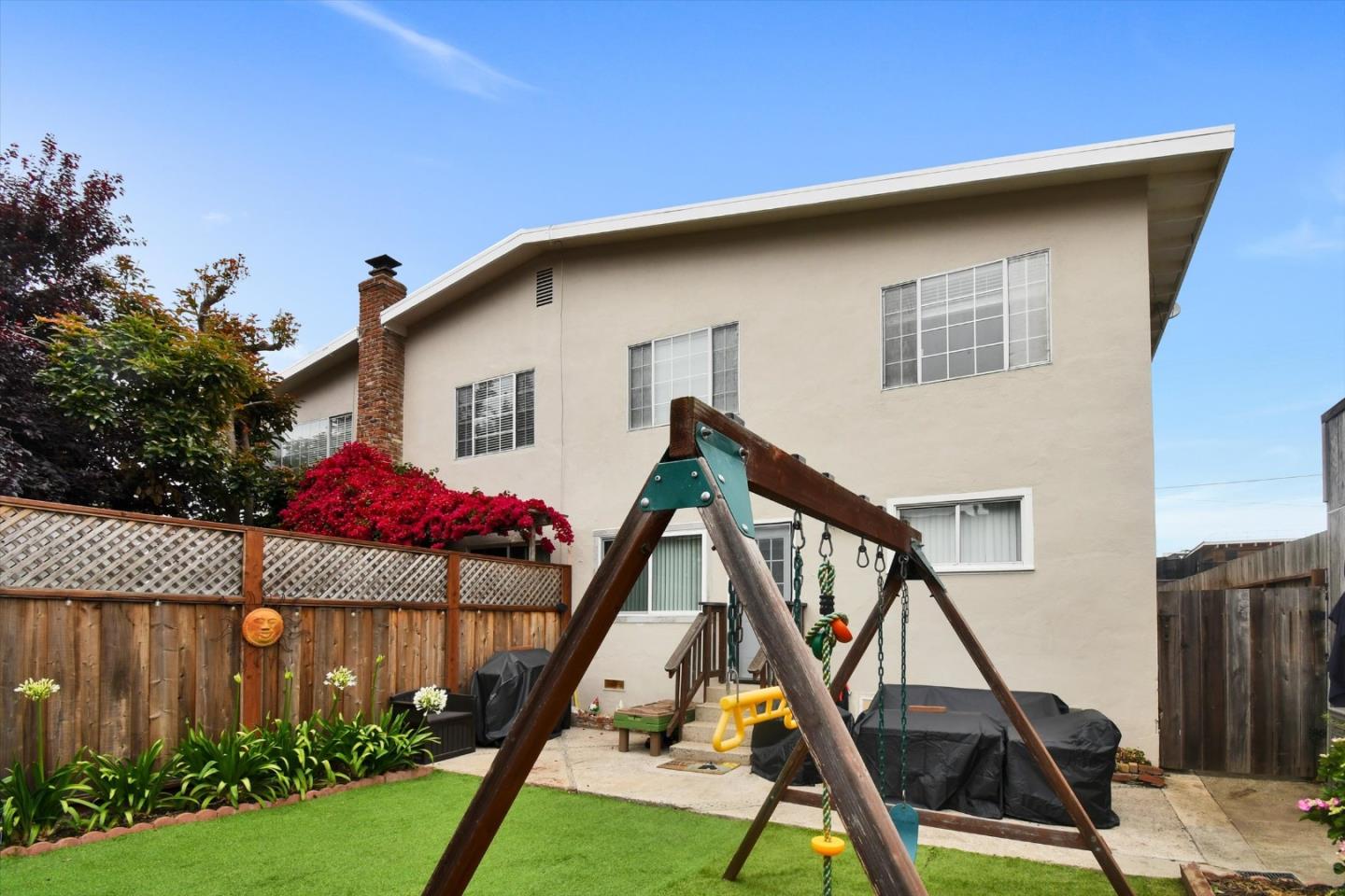 Detail Gallery Image 25 of 57 For 160 Clarendon Rd, Pacifica,  CA 94044 - – Beds | – Baths