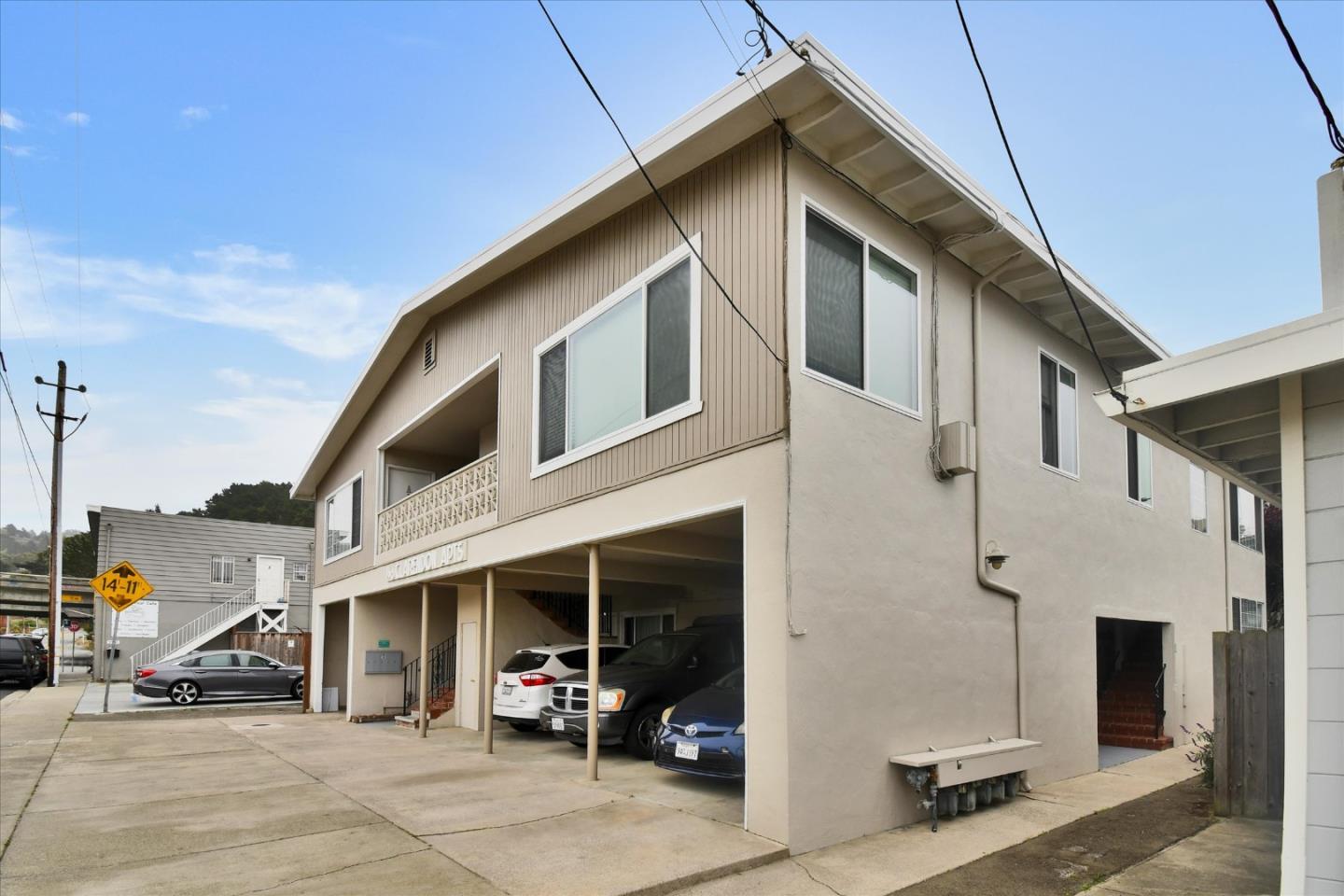 Detail Gallery Image 5 of 57 For 160 Clarendon Rd, Pacifica,  CA 94044 - – Beds | – Baths
