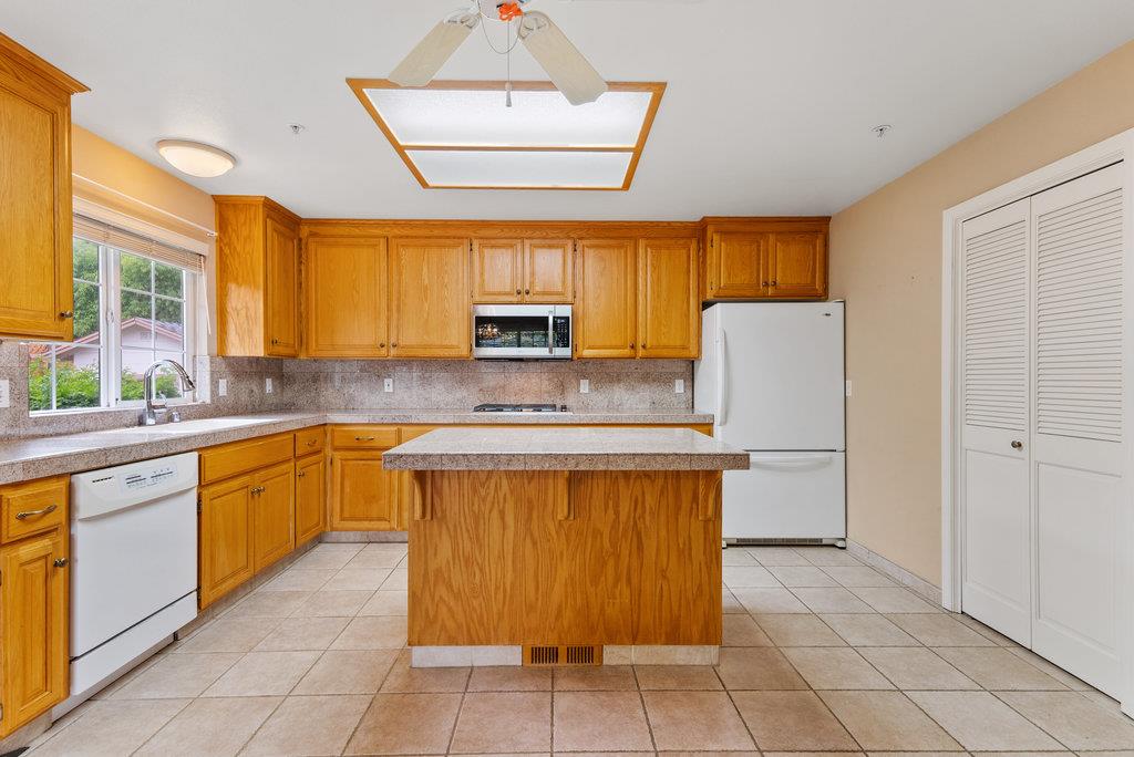Detail Gallery Image 11 of 43 For 721 Paradiso Ct, Soquel,  CA 95073 - 3 Beds | 2/1 Baths