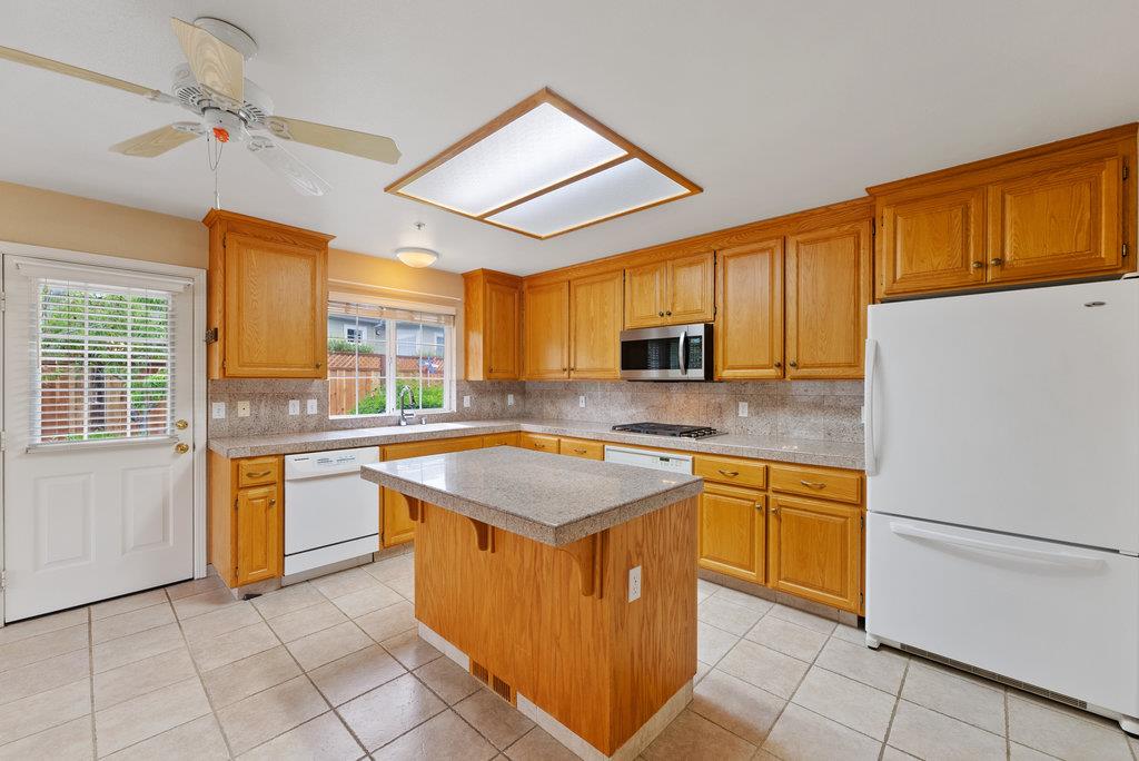 Detail Gallery Image 9 of 43 For 721 Paradiso Ct, Soquel,  CA 95073 - 3 Beds | 2/1 Baths