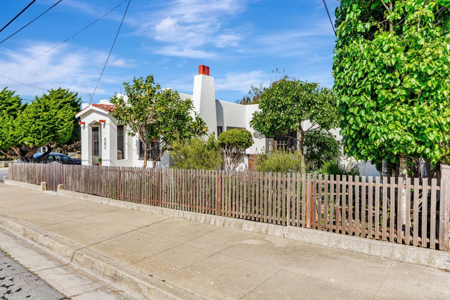 Detail Gallery Image 3 of 65 For 501 7th St, Pacific Grove,  CA 93950 - 2 Beds | 2 Baths