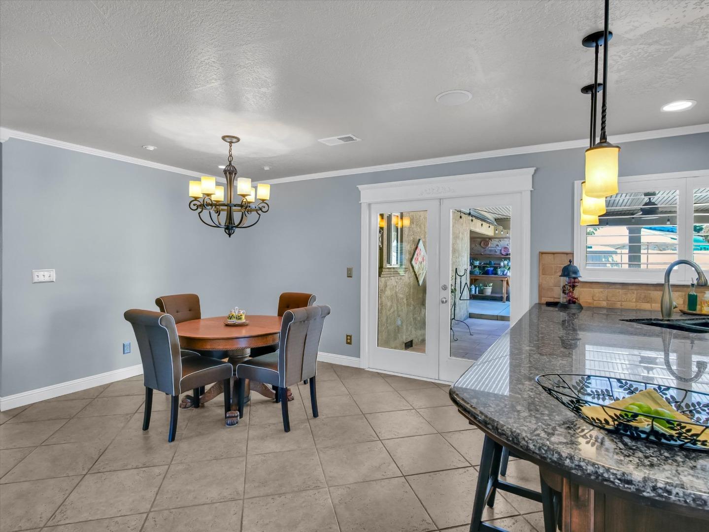 Detail Gallery Image 15 of 51 For 2259 S Ham Ln, Lodi,  CA 95242 - 4 Beds | 3 Baths