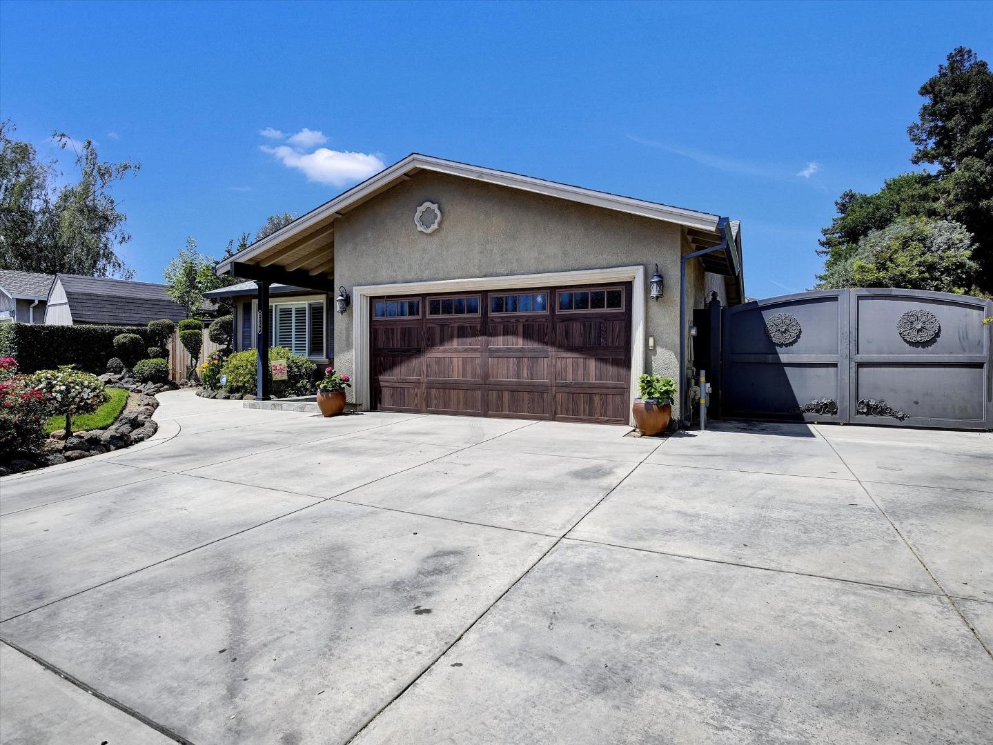 Detail Gallery Image 3 of 51 For 2259 S Ham Ln, Lodi,  CA 95242 - 4 Beds | 3 Baths